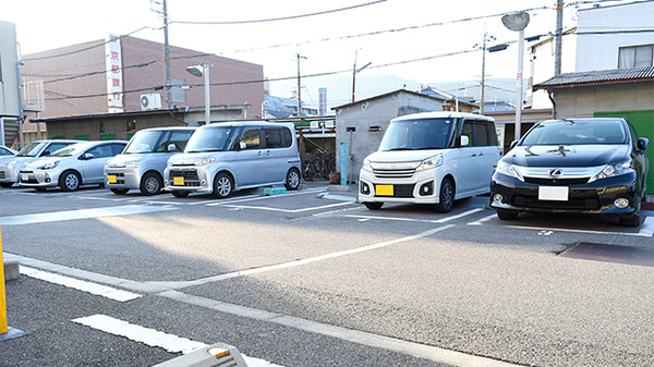 ABC薬局 水無瀬店の駐車場