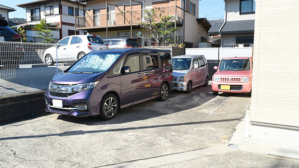 ヤスイ薬局 あすか野の駐車場