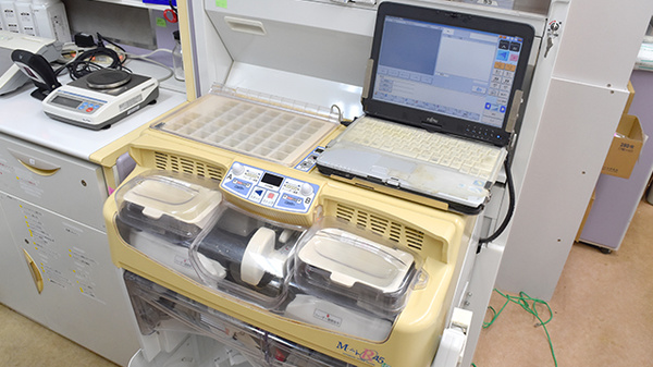 サンワ薬局の調剤器具