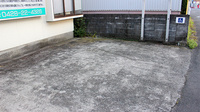 長渕薬局の駐車場