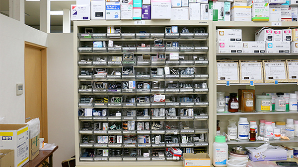 こくら調剤薬局片野店の薬棚