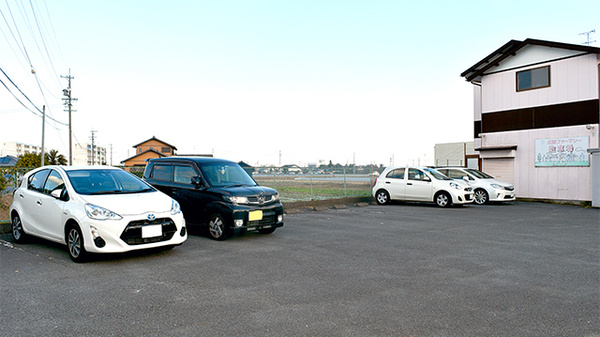 成岡薬局　井口店の駐車場