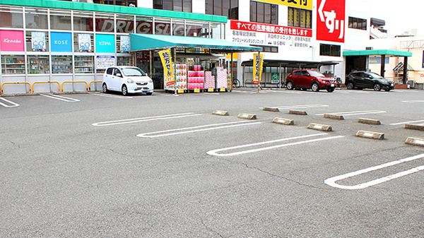 スギ薬局　原店の駐車場