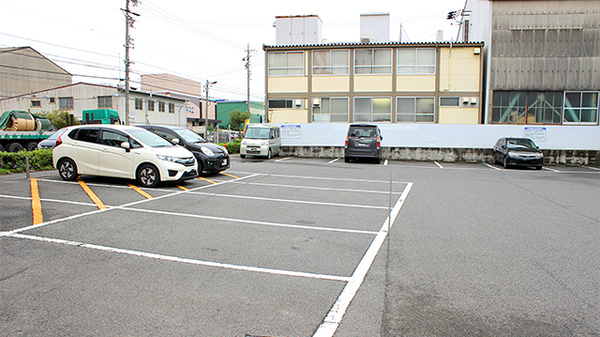 スギ薬局　砂美店の駐車場