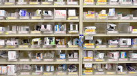 スギ薬局　打中店の薬棚