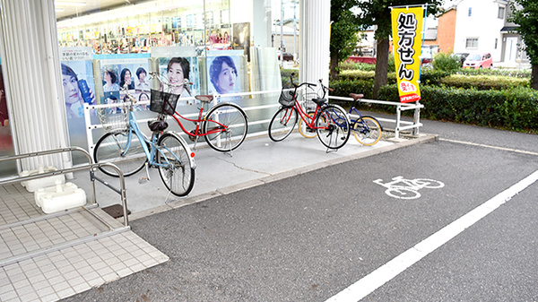 スギ薬局　打中店の駐輪場