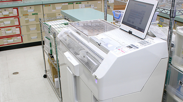 スギ薬局　白土店の調剤器具