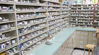 スギ薬局　上前津店の薬棚