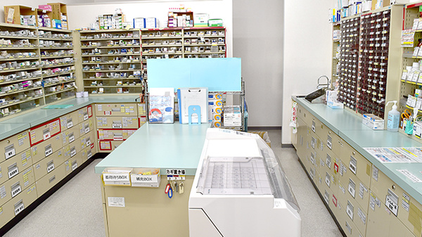 スギ薬局　清水山店の調剤室