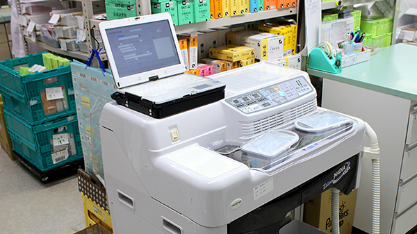 スギ薬局　御器所店の調剤器具