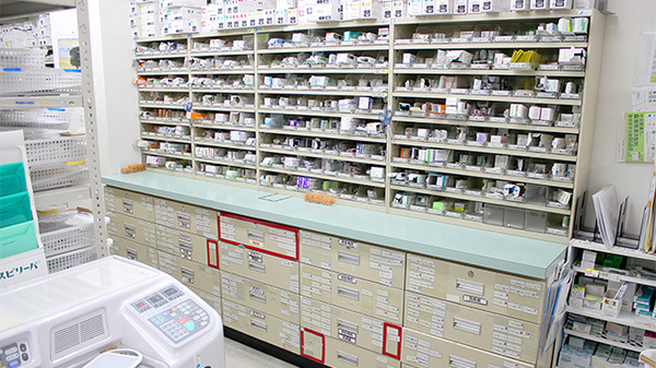 スギ薬局　弥富通店の調剤室