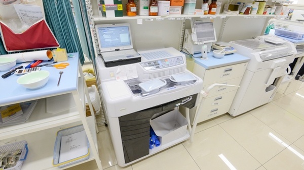 スギ薬局　向島店の調剤器具