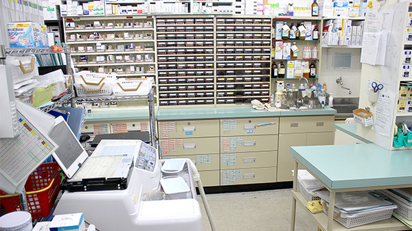 スギ薬局　木場店の調剤室
