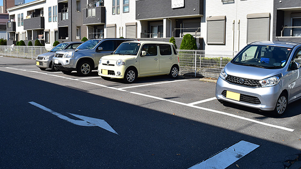 スギ薬局　宝神店の駐車場