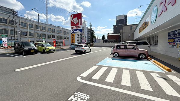 スギ薬局　太閤通店の駐車場