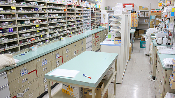 スギ薬局　正木店の調剤室
