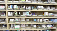 スギ薬局　戸田店の薬棚