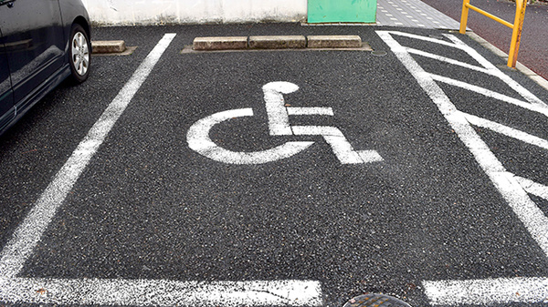 スギ薬局　高坂店の駐車場