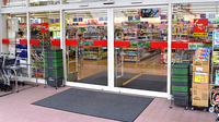 スギ薬局　徳重店の入口