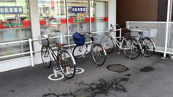 スギ薬局　高畑店の駐輪場