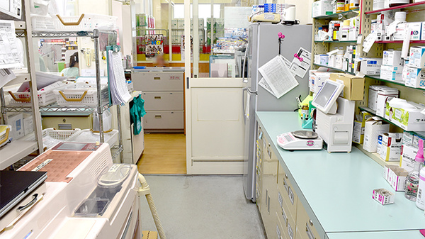 スギ薬局　清水口調剤店の調剤室