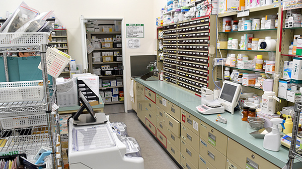 スギ薬局　出戸店の調剤室