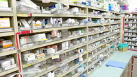 スギ薬局　富が丘店の薬棚