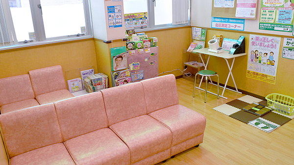 スギ薬局　和光店の内観