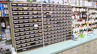 スギ薬局　笠寺店の薬棚