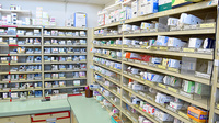 スギ薬局　川越南古谷店の薬棚