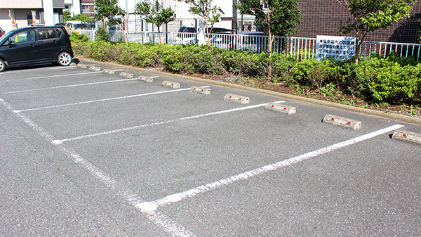 スギ薬局　上青木店の駐車場