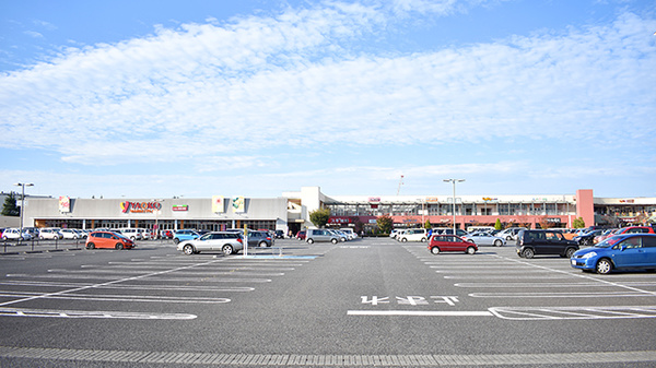 スギ薬局　上里店の駐車場