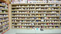 スギ薬局　上里店の薬棚