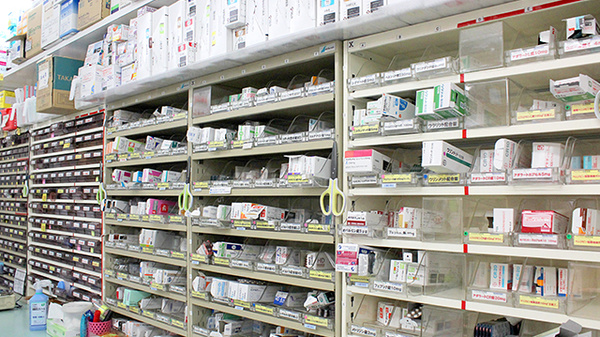 スギ薬局　大口店の薬棚