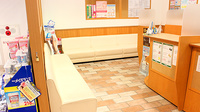 スギ薬局　大口店の待合スペース