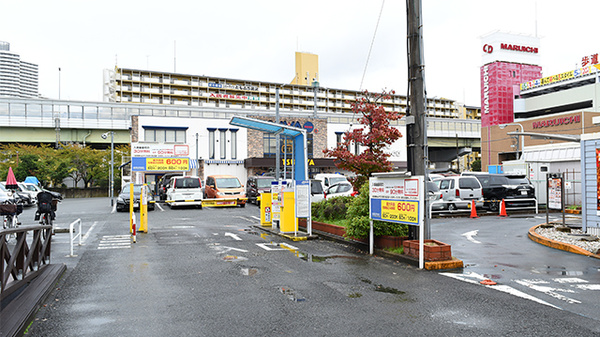 スギ薬局　都島毛馬店の駐車場