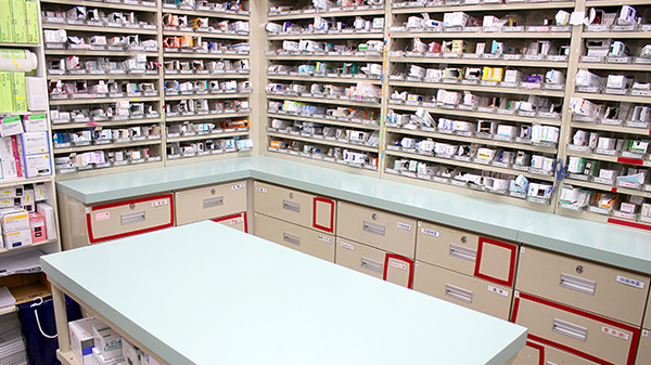 スギ薬局　岩塚店の調剤室