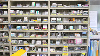スギ薬局　厚木愛甲店の薬棚