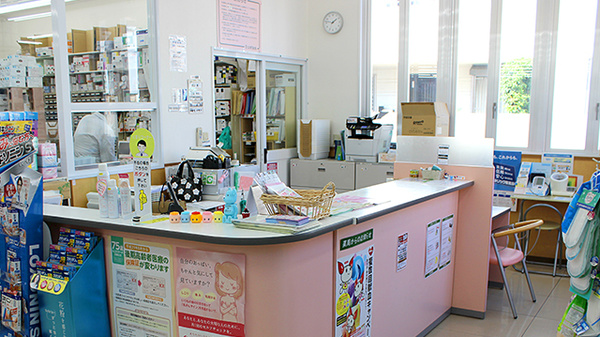 スギ薬局　草薙店の受付/カウンター