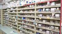スギ薬局　江戸川中央店の薬棚