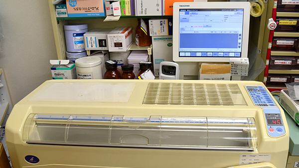 スギ薬局　吉祥寺南町店の調剤器具