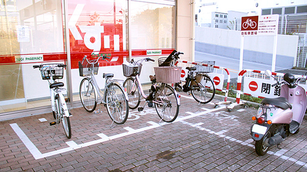 スギ薬局　南毛利店の駐輪場