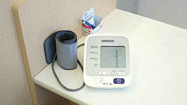 スギ薬局　南毛利店の血圧計