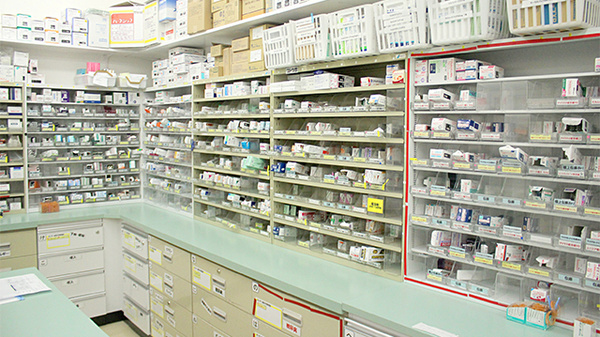 スギ薬局　南毛利店の調剤室