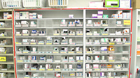 スギ薬局　南毛利店の薬棚