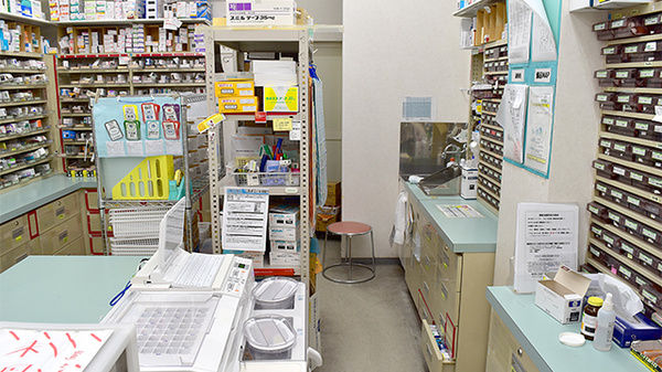 スギ薬局　野立橋店の調剤室