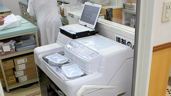 スギ薬局　御器所西店の調剤器具