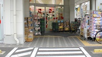 スギ薬局　御器所西店の入口
