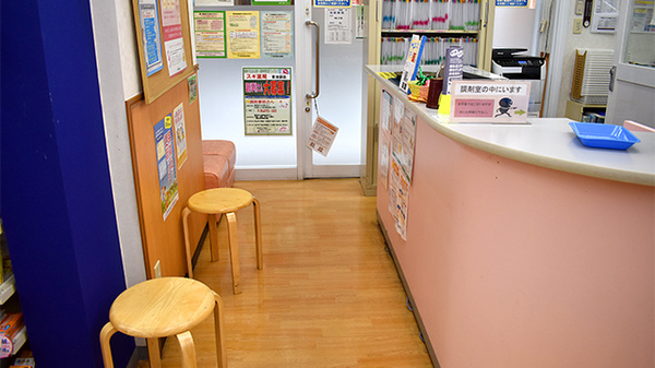 スギ薬局　東池袋店の内観