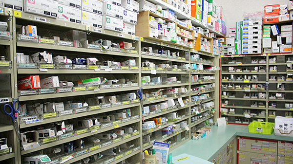 スギ薬局　蕨南店の薬棚